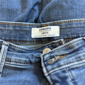 Levi's Denim Jeans with Tan‎ Patch
